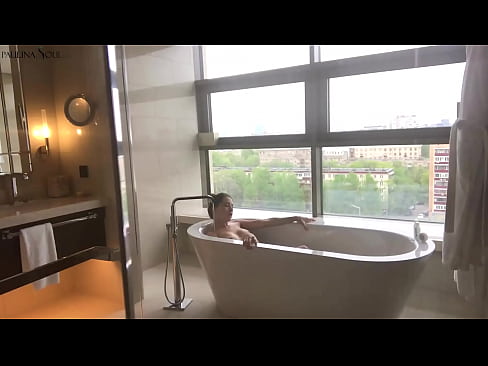 ❤️ Tremenda pupa che si masturba appassionatamente la figa in bagno ❤️❌ Pornoal it.fuckmymac.ru ❌