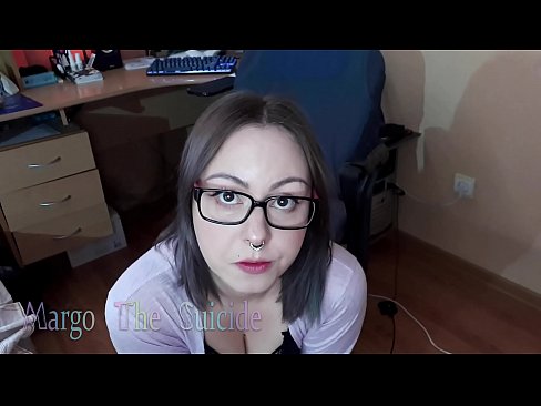 ❤️ Ragazza sexy con gli occhiali succhia il dildo profondamente sulla macchina fotografica ❤️❌ Pornoal it.fuckmymac.ru ❌